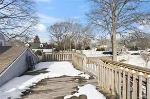 1093 Oak Neck Rd, Bay Shore, NY 11706 - Photo 26