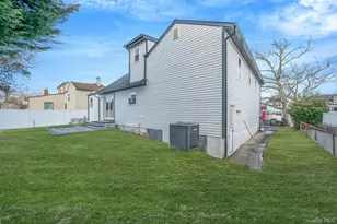 233 Harrison Ave, Island Park, NY 11558 - Photo 4