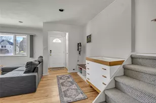 34 Roxbury Rd, Port Washington, NY 11050 - Photo 2