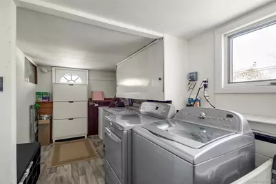 34 Roxbury Road, Port Washington, NY 11050 - Photo 18