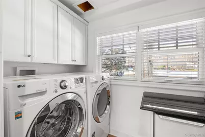 467 Hempstead Avenue, Rockville Centre, NY 11570 - Photo 24