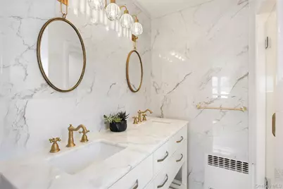 467 Hempstead Avenue, Rockville Centre, NY 11570 - Photo 36