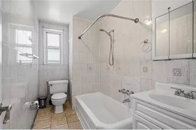 7510 Yellowstone Boulevard #5F, Rego Park, NY 11374 - Photo 12