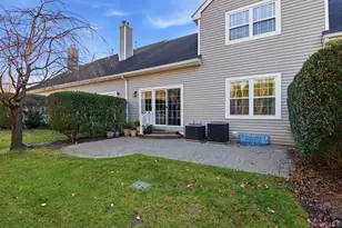 67 Paddington Cir, Smithtown, NY 11787 - Photo 32