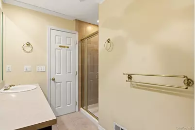 67 Paddington Circle, Smithtown, NY 11787 - Photo 16