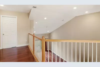 67 Paddington Circle, Smithtown, NY 11787 - Photo 20