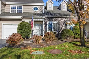 67 Paddington Cir, Smithtown, NY 11787 - Photo 2