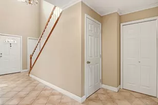 67 Paddington Cir, Smithtown, NY 11787 - Photo 4