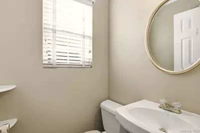 67 Paddington Circle, Smithtown, NY 11787 - Photo 8