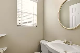 67 Paddington Cir, Smithtown, NY 11787 - Photo 8