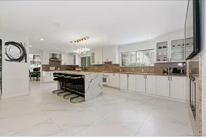 12 Red Brook Road, Great Neck, NY 11024 - Photo 14