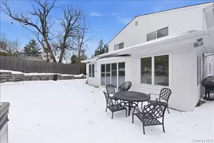 12 Redbrook Rd, Great Neck, NY 11024 - Photo 30