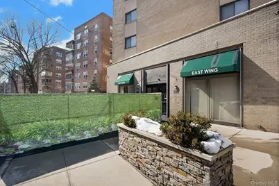 100 E Hartsdale Avenue #MiE, Hartsdale, NY 10530 - Photo 2