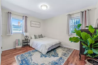 45-21 Iris Lane, Great Neck, NY 11020 - Photo 6