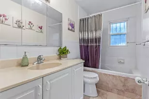 4521 Iris Ln, Great Neck, NY 11020 - Photo 8