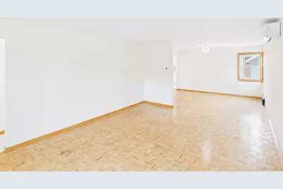 5110 Little Neck Parkway, Little Neck, NY 11362 - Photo 6