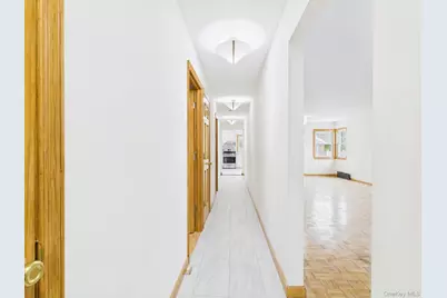 5110 Little Neck Parkway, Little Neck, NY 11362 - Photo 12