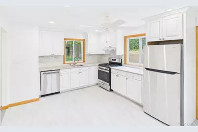 5110 Little Neck Parkway, Little Neck, NY 11362 - Photo 8