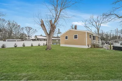 71 Oak Avenue, Shirley, NY 11967 - Photo 20