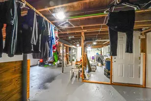 71 Oak Ave, Shirley, NY 11967 - Photo 26