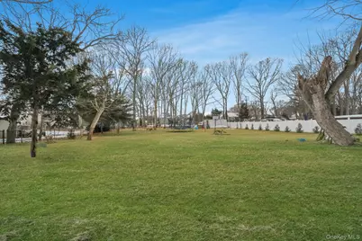 71 Oak Avenue, Shirley, NY 11967 - Photo 22