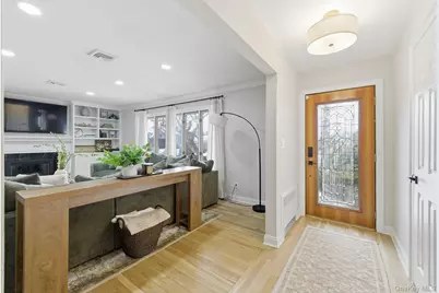 105 Reeve Road, Rockville Centre, NY 11570 - Photo 6