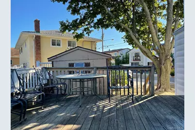 17 Roosevelt Place, Island Park, NY 11558 - Photo 18