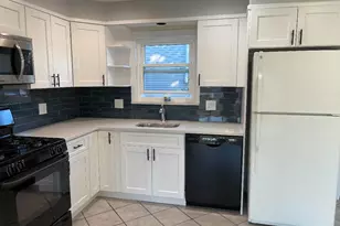 17 Roosevelt Pl, Island Park, NY 11558 - Photo 4