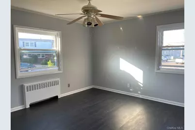 17 Roosevelt Place, Island Park, NY 11558 - Photo 12