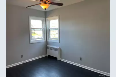 17 Roosevelt Place, Island Park, NY 11558 - Photo 16