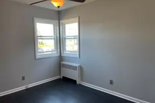 17 Roosevelt Pl, Island Park, NY 11558 - Photo 16