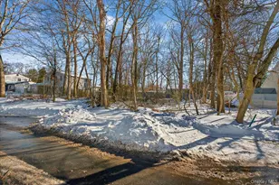 175 Main Ave, Mastic, NY 11950 - Photo 14