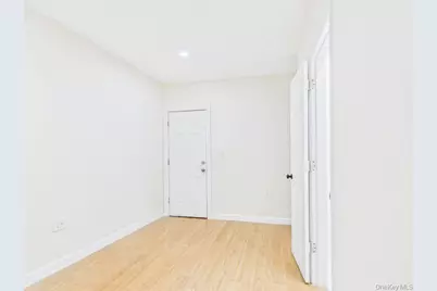 2516 Curtis Street, East Elmhurst, NY 11369 - Photo 20