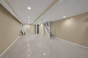 25-16 Curtis St, East Elmhurst, NY 11369 - Photo 14