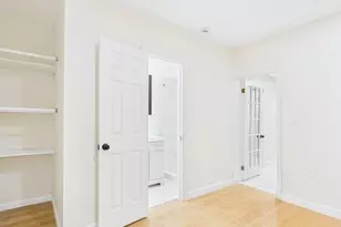 25-16 Curtis St, East Elmhurst, NY 11369 - Photo 22