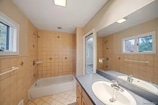 4 Sibley Pl, Huntington Station, NY 11746 - Photo 10