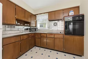 633 Evelyn Ave, East Meadow, NY 11554 - Photo 6