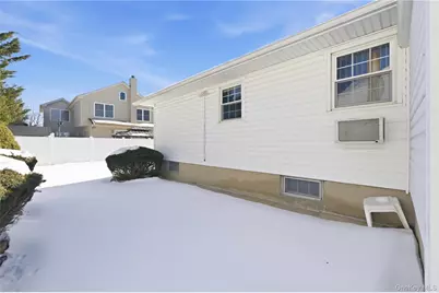 633 Evelyn Avenue, East Meadow, NY 11554 - Photo 18