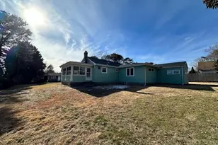 5 Pine St, Hampton Bays, NY 11946 - Photo 12