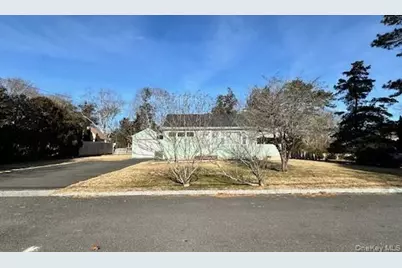 5 Pine Street, Hampton Bays, NY 11946 - Photo 14