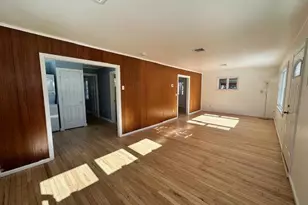 5 Pine St, Hampton Bays, NY 11946 - Photo 2