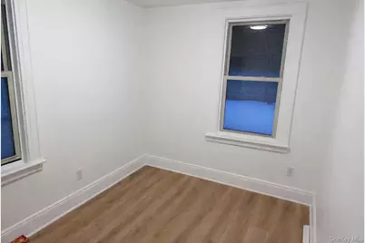 7150 73rd Place, Glendale, NY 11385 - Photo 6