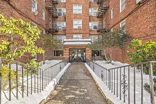 325 E 201st St, Bronx, NY 10458 - Photo 16