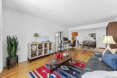 325 E 201st Street #5F, Bronx, NY 10458 - Photo 4