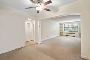 2 Town House Pl, Great Neck, NY 11021 - Photo 2