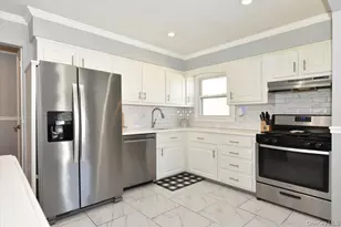 151 Norwood Ave, Malverne, NY 11565 - Photo 10