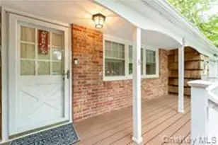 8 Wakeman Ct, Hampton Bays, NY 11946 - Photo 20