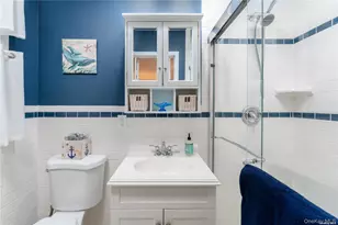 8 Wakeman Ct, Hampton Bays, NY 11946 - Photo 4