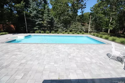 8 Wakeman Court, Hampton Bays, NY 11946 - Photo 2