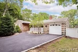 8 Wakeman Ct, Hampton Bays, NY 11946 - Photo 12